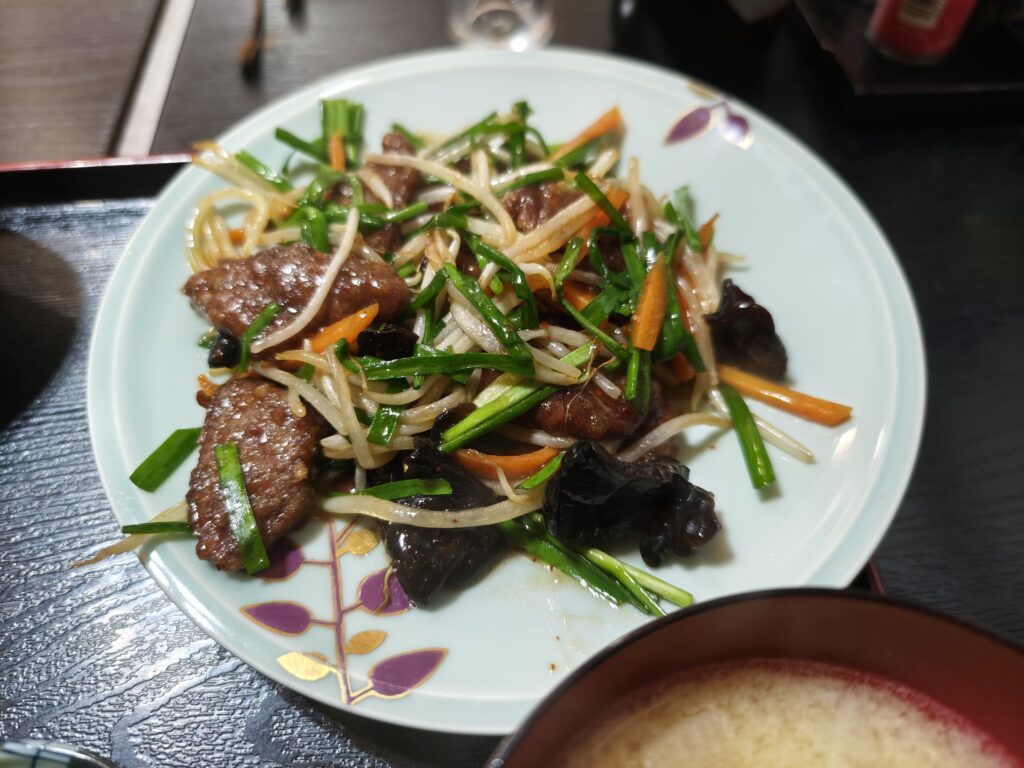 湯西川温泉　焼肉山道　レバニラ