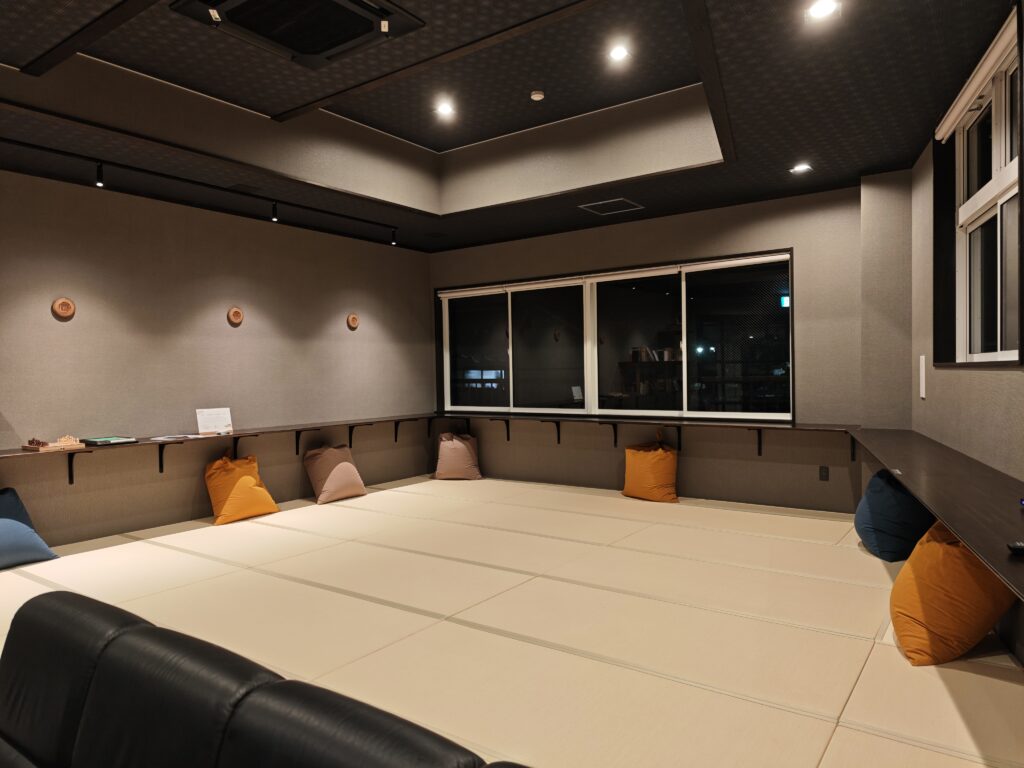 おやど湯の季　ラウンジ