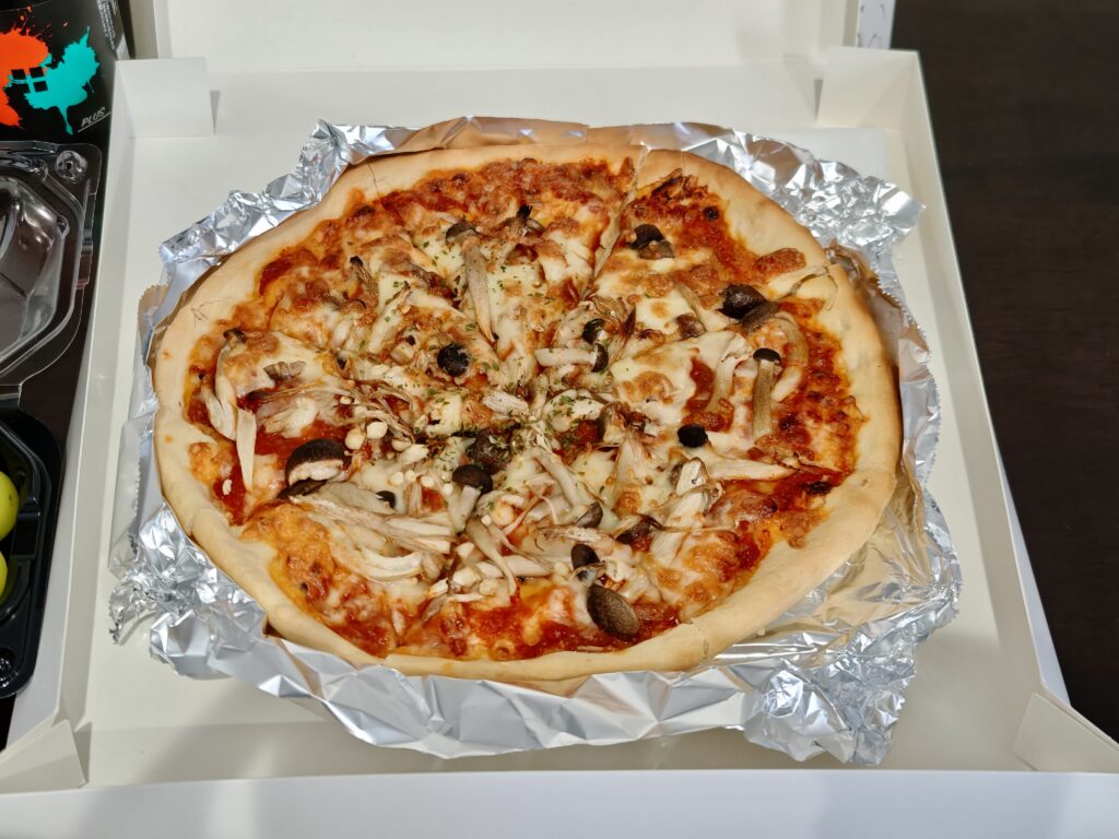 Cafe ASPEN ガーリックきのこピザ