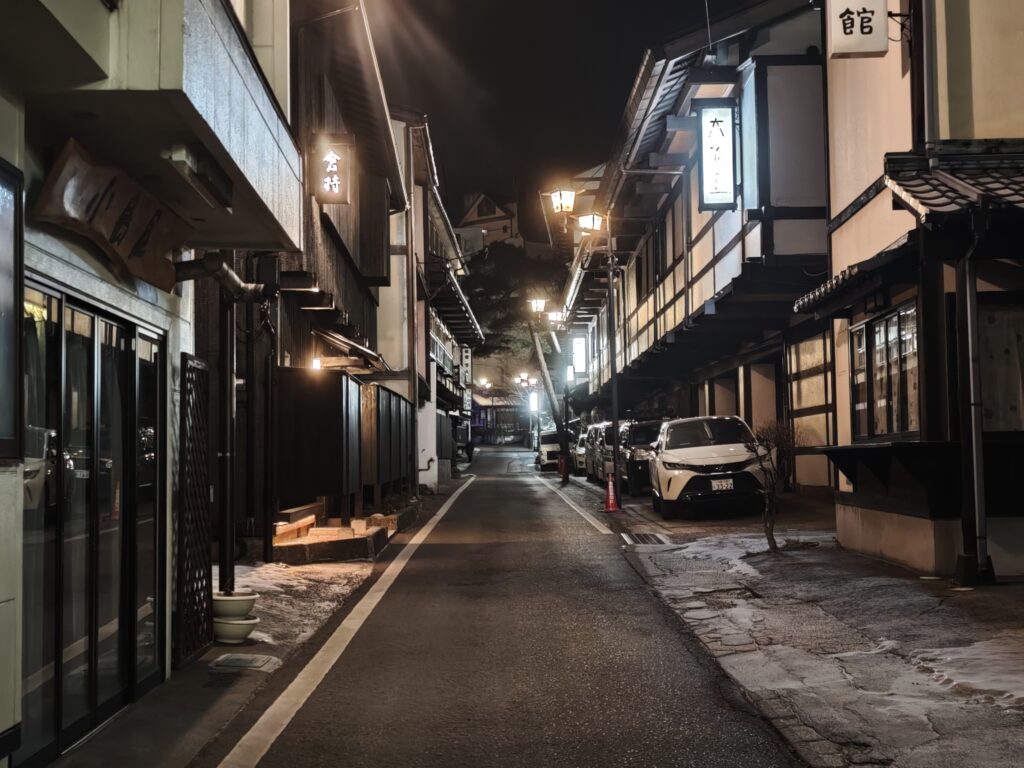 草津温泉　夜の様子