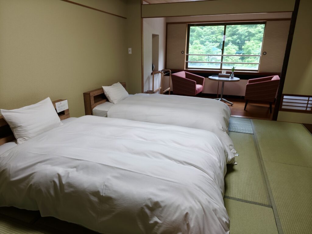 湯檜曽温泉　福の屋　和洋室　ベッド