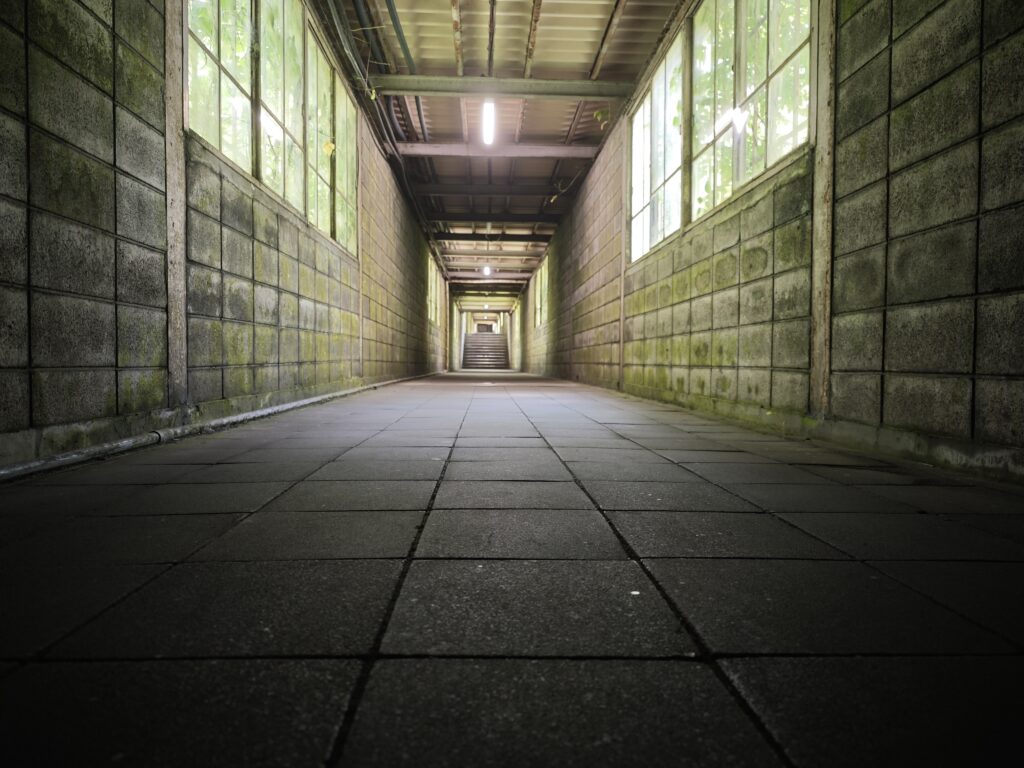 土合駅 通路