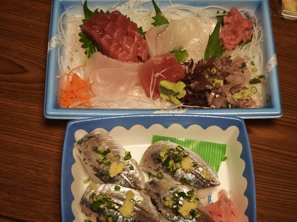 魚辰　刺し盛り　あじ寿司
